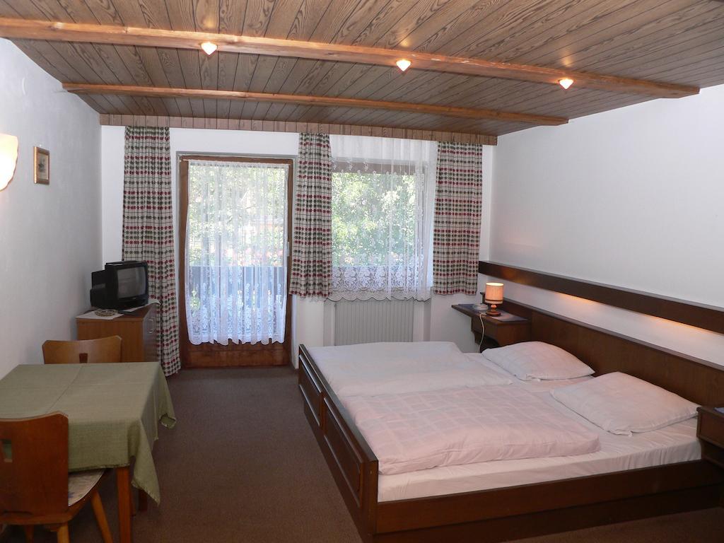 Gasthof - Pension Zur Post Achslach Room photo
